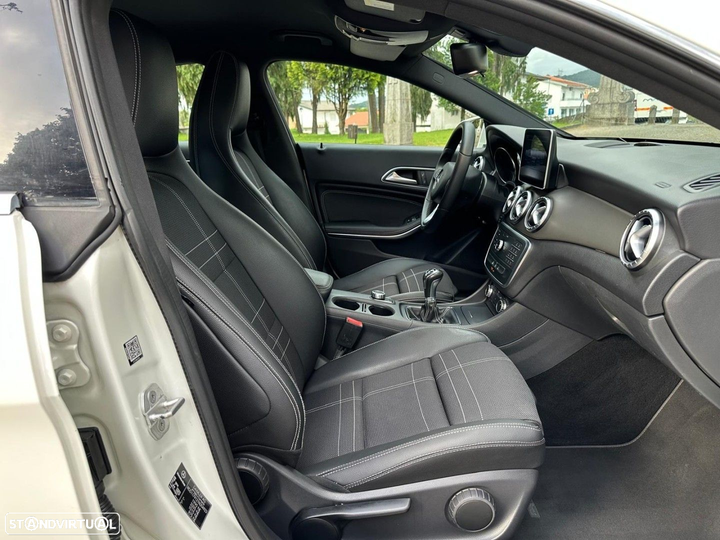Mercedes-Benz CLA 180 d Shooting Brake Urban - 12
