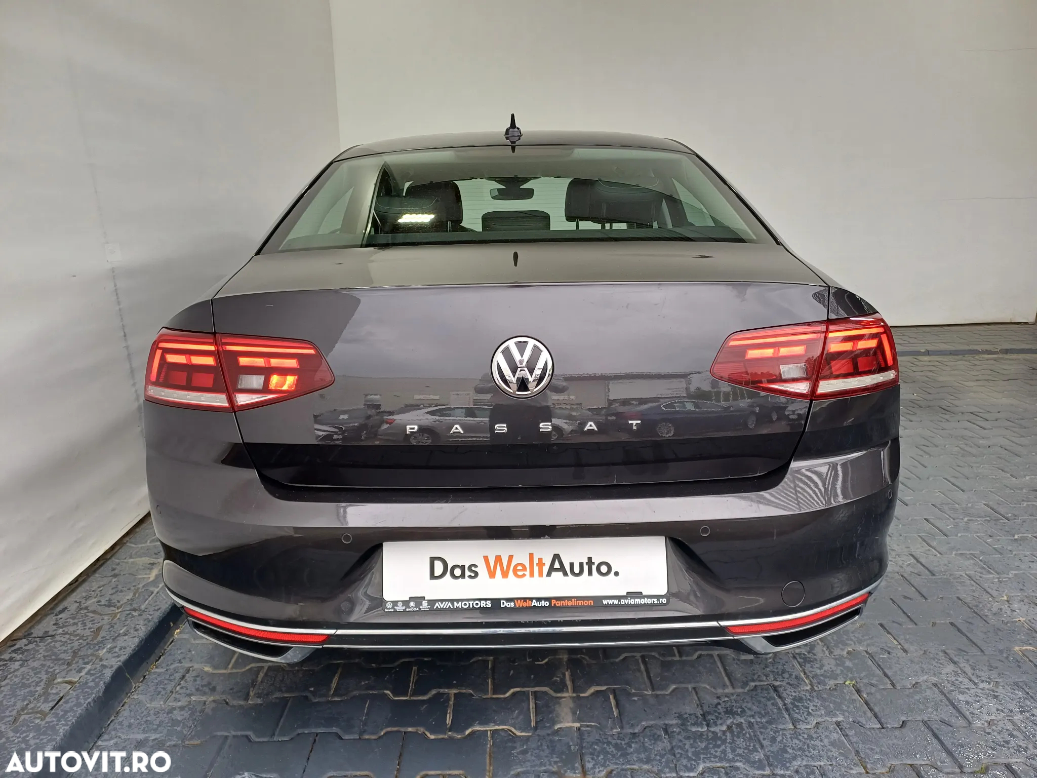 Volkswagen Passat 2.0 TDI DSG Highline - 30