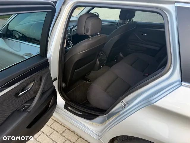 BMW Seria 5 520d Touring - 5