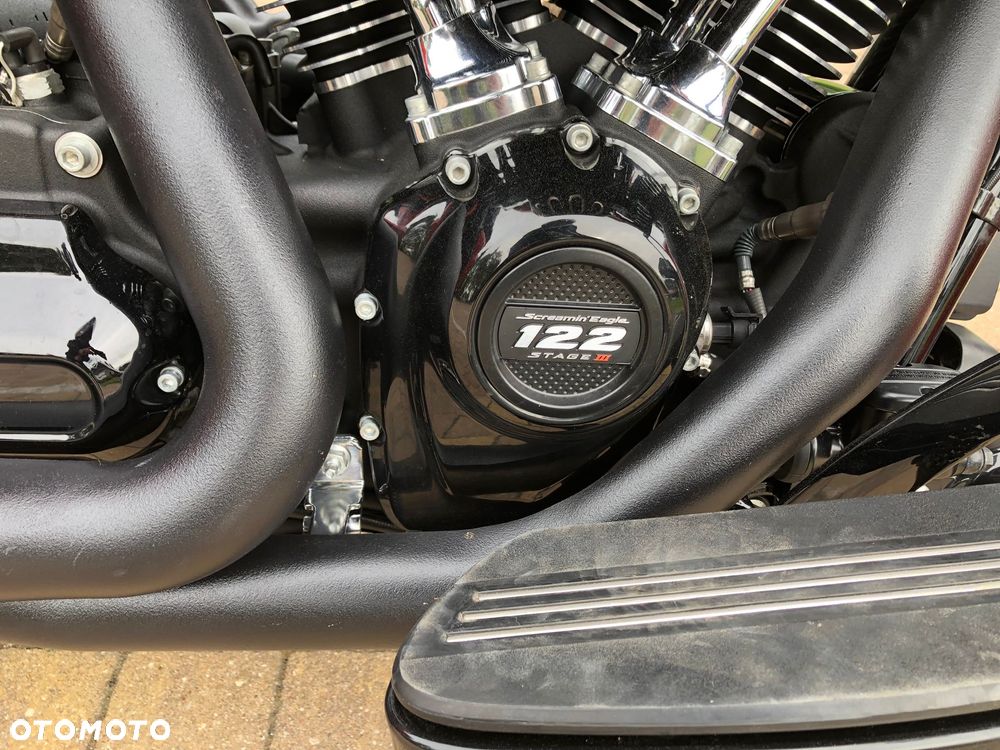 Harley-Davidson Touring Street Glide - 13