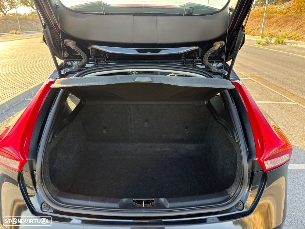 Volvo V40 2.0 D2 R-Design Momentum - 28