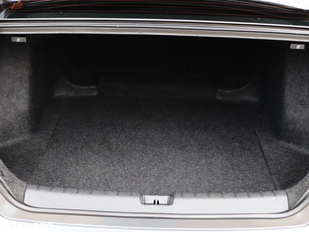 Honda Civic 1.5 i-VTEC Turbo CVT Prestige - 36