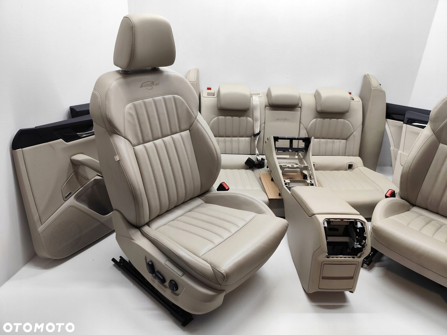 SKODA SUPERB III KOMBI LaurinKlement FOTELE KANAPA TUNEL BOCZKI KOMPLET - 3