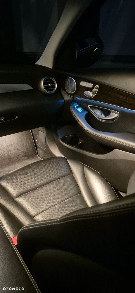 Mercedes-Benz Klasa C 300 7G-TRONIC - 31