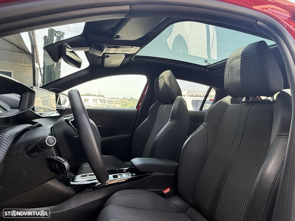 Peugeot e-208 GT - 25