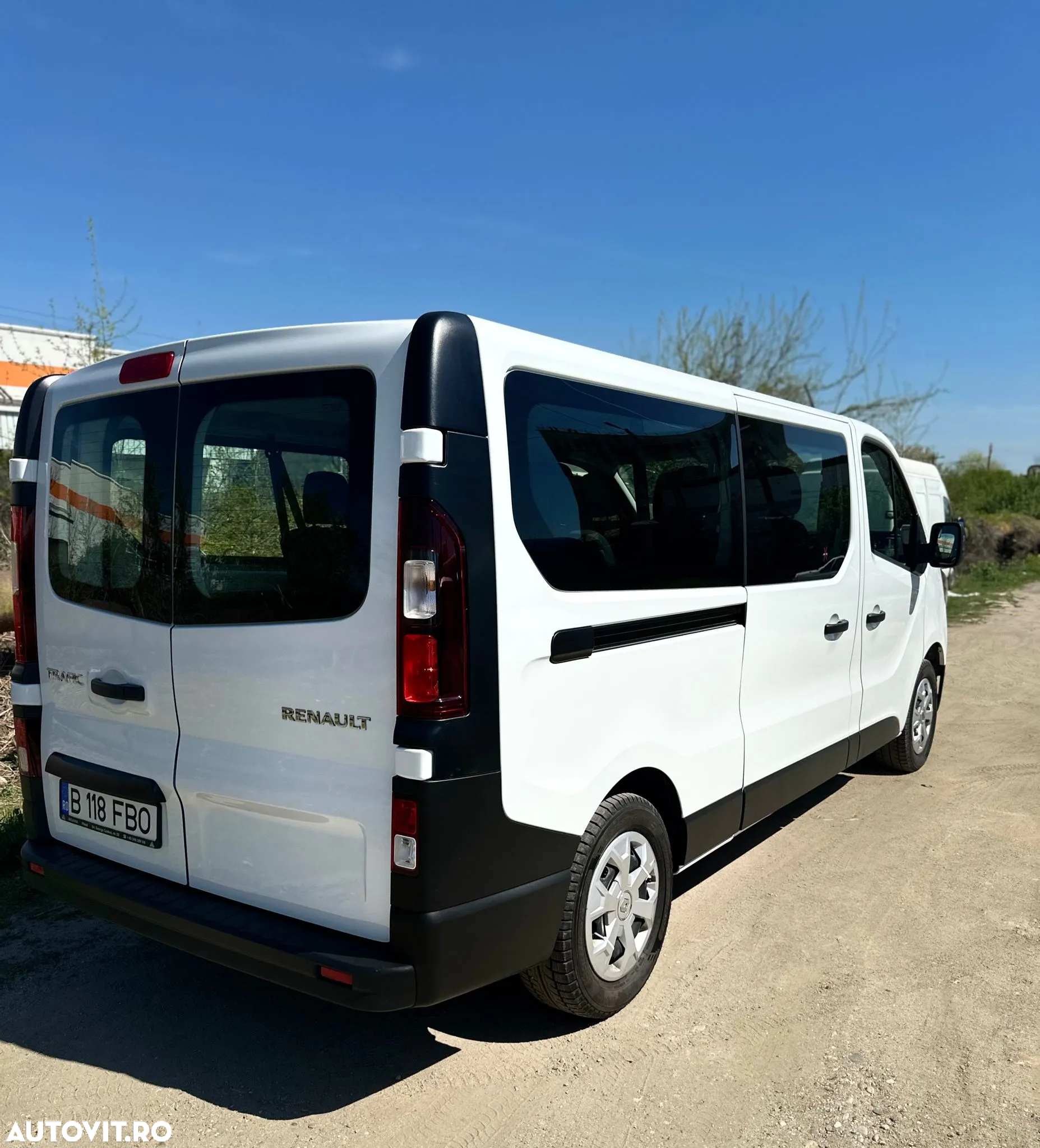 Renault Trafic Combi 2.0 Blue dCi 110 S&S L2 8+1 Life - 8
