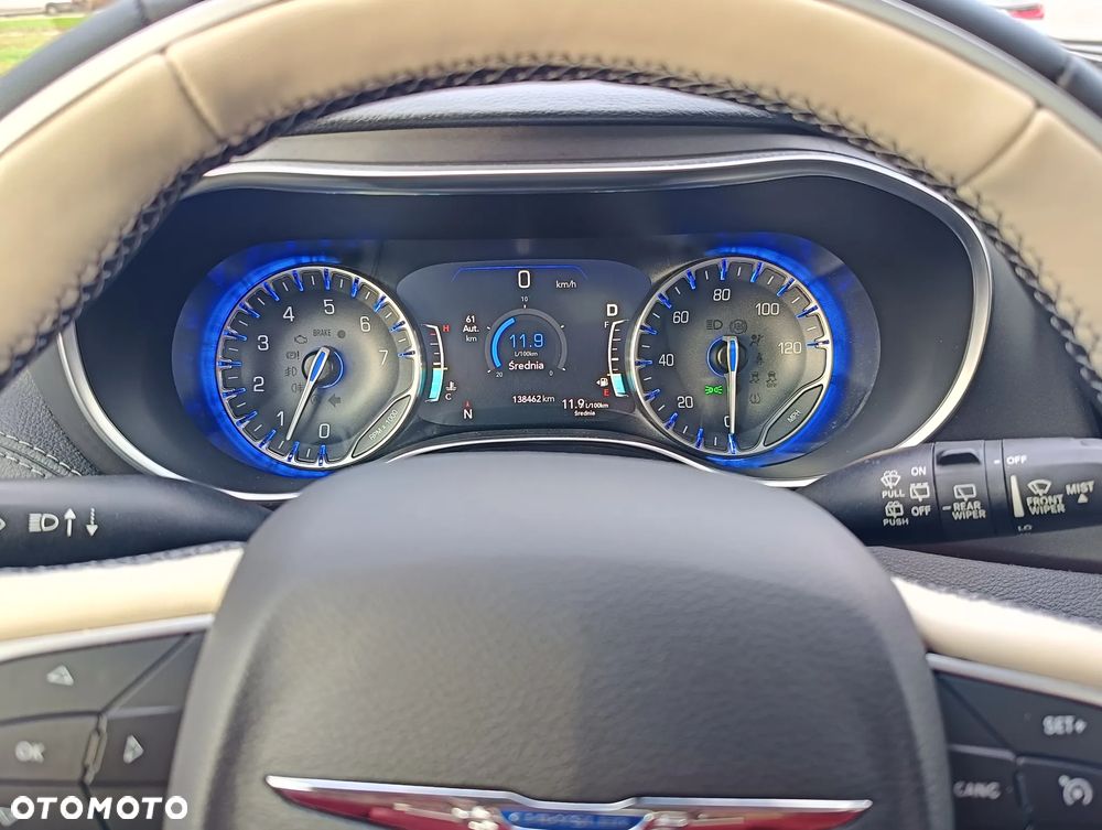 Chrysler Pacifica - 17