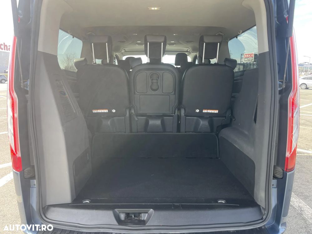 Ford Tourneo Custom - 23