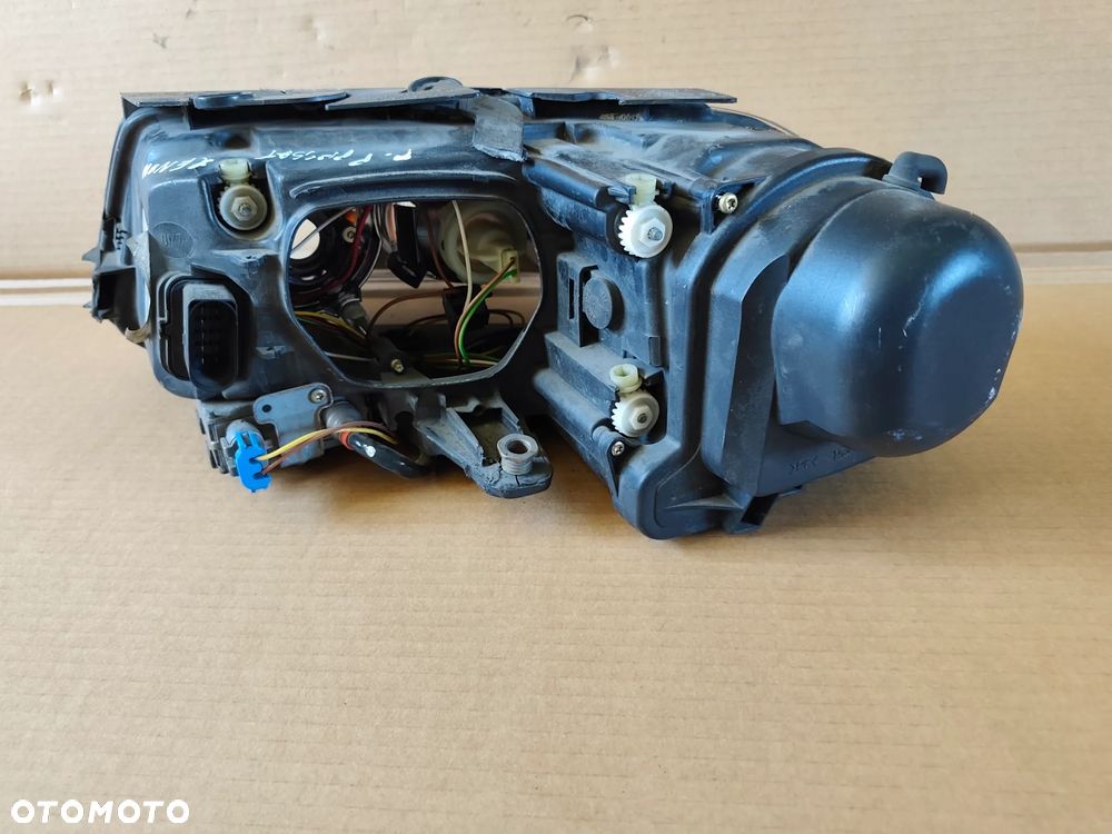 PASSAT B5 FL 00- LAMPA PRAWY PRZÓD XENON 3B7941016M - 11