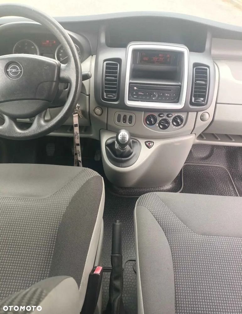 Opel Vivaro - 2