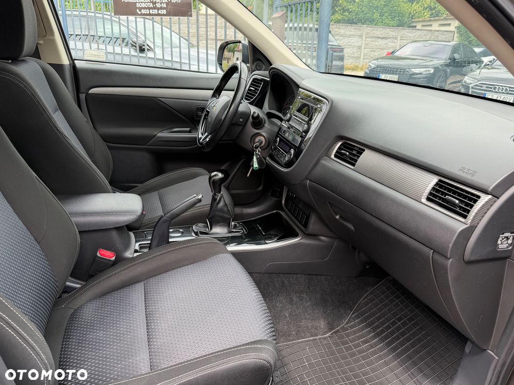 Mitsubishi Outlander 2.0 City Style 2WD - 25