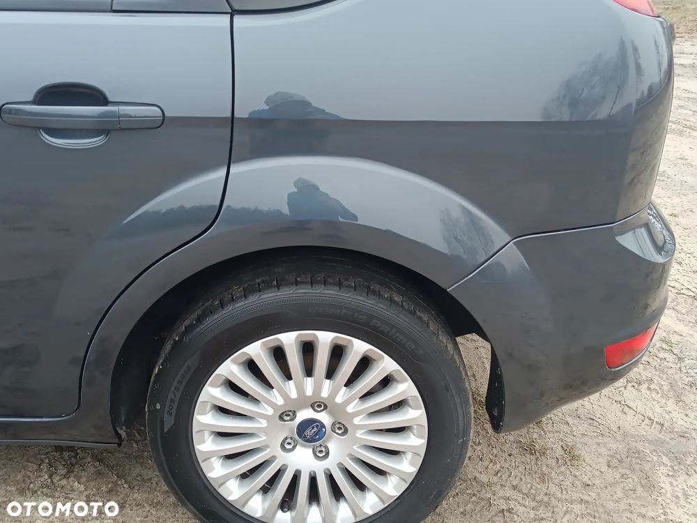 Ford Focus 1.8 Titanium - 19