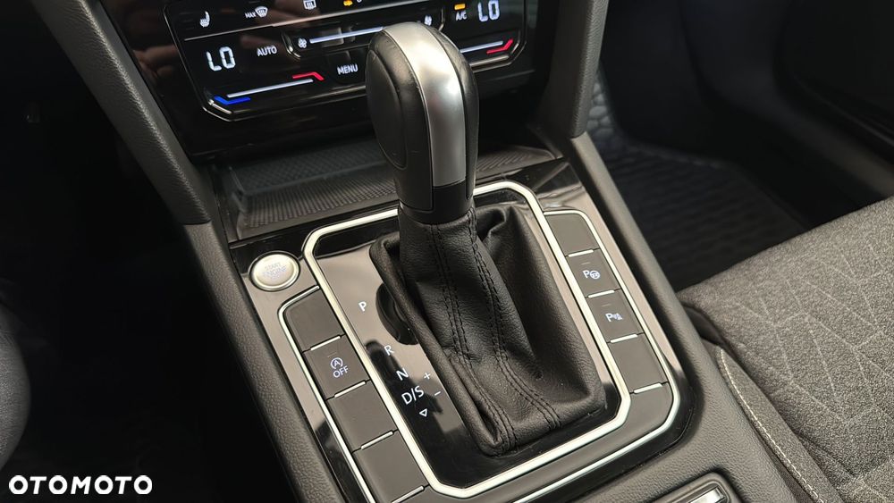 Volkswagen Passat - 19