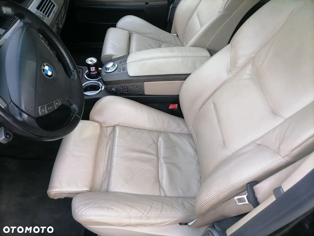 BMW Seria 7 745i L - 11