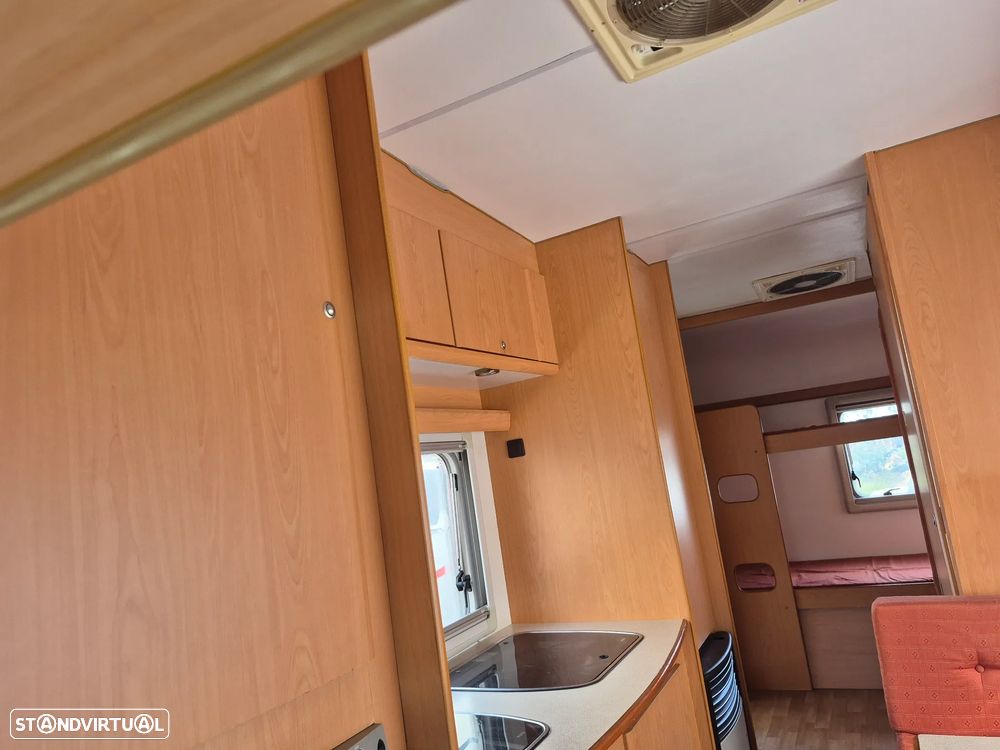Sky Capuchine FIAT DUCATO 2.8 JTD  - SKY - 7 LUGARES - 6 DORMIDAS - 14