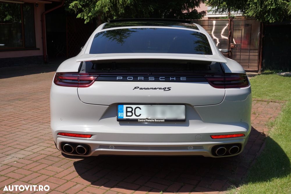 Porsche Panamera 4S - 10