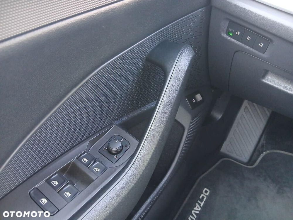 Skoda Octavia 1.4 TSI DSG Style - 24