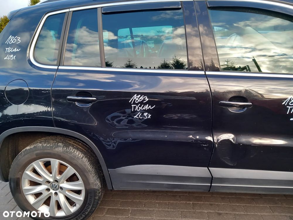 VW TIGUAN I 5N DRZWI PRAWE TYLNE PRAWY TYŁ KOLOR: LC9X - 1