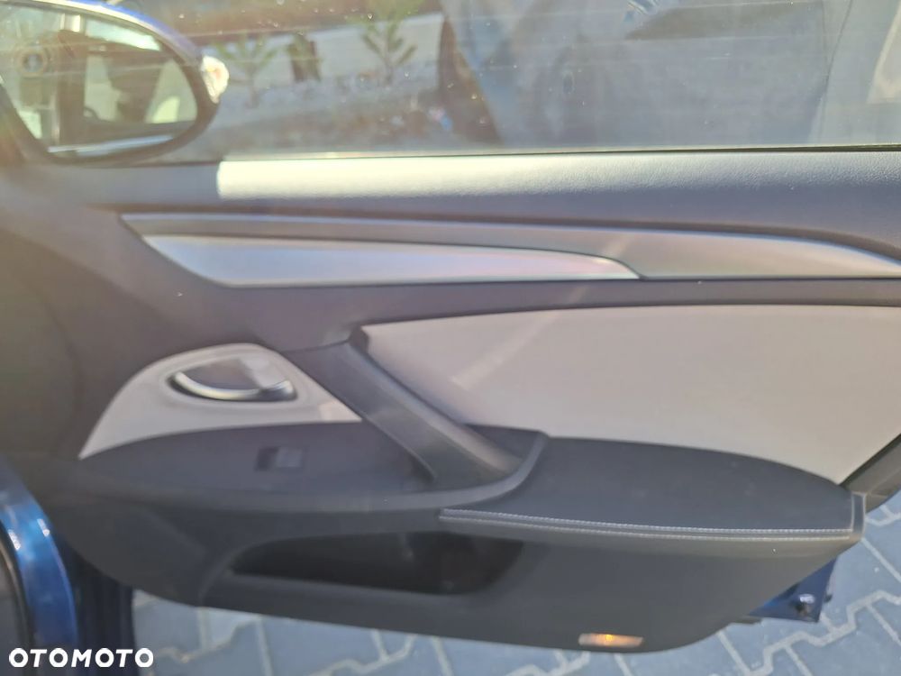 Toyota Avensis 1.8 Premium - 16