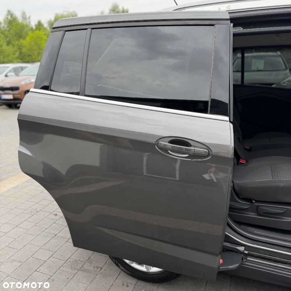 Ford Grand C-MAX - 35