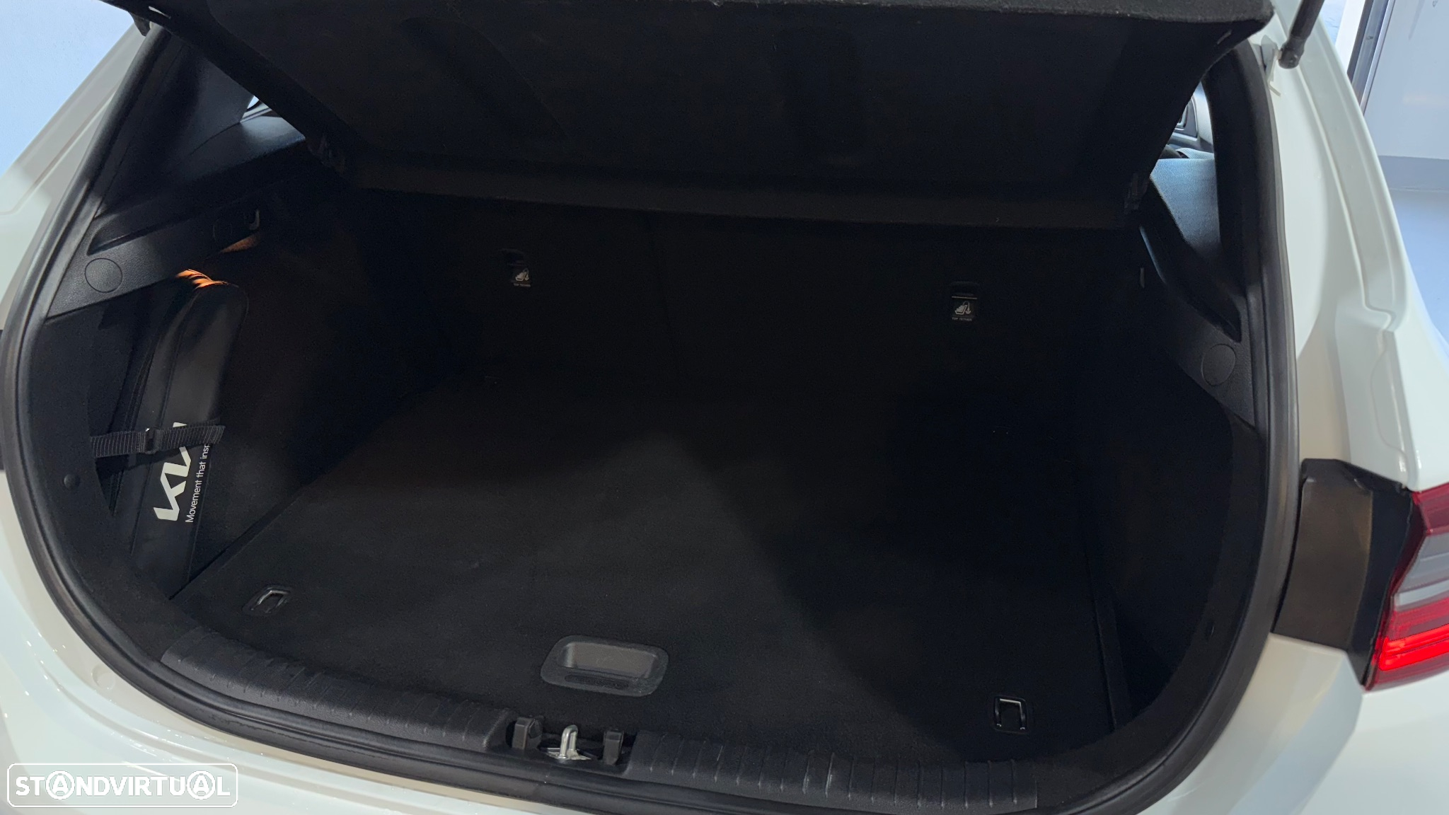 Kia Ceed 1.0 T-GDI Urban - 29