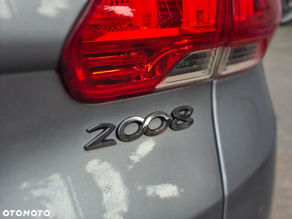 Peugeot 2008 - 11
