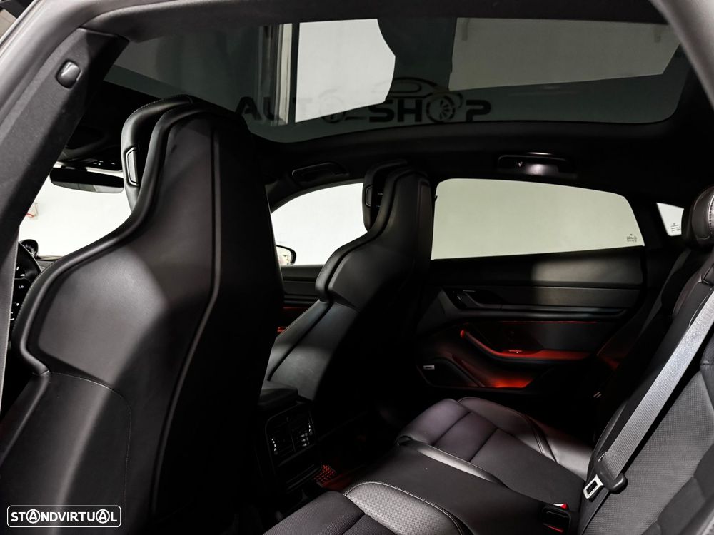 Porsche Taycan 4S - 25