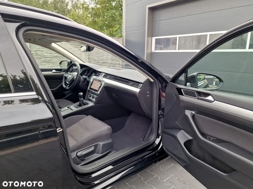 Volkswagen Passat 2.0 TDI BMT Comfortline - 22