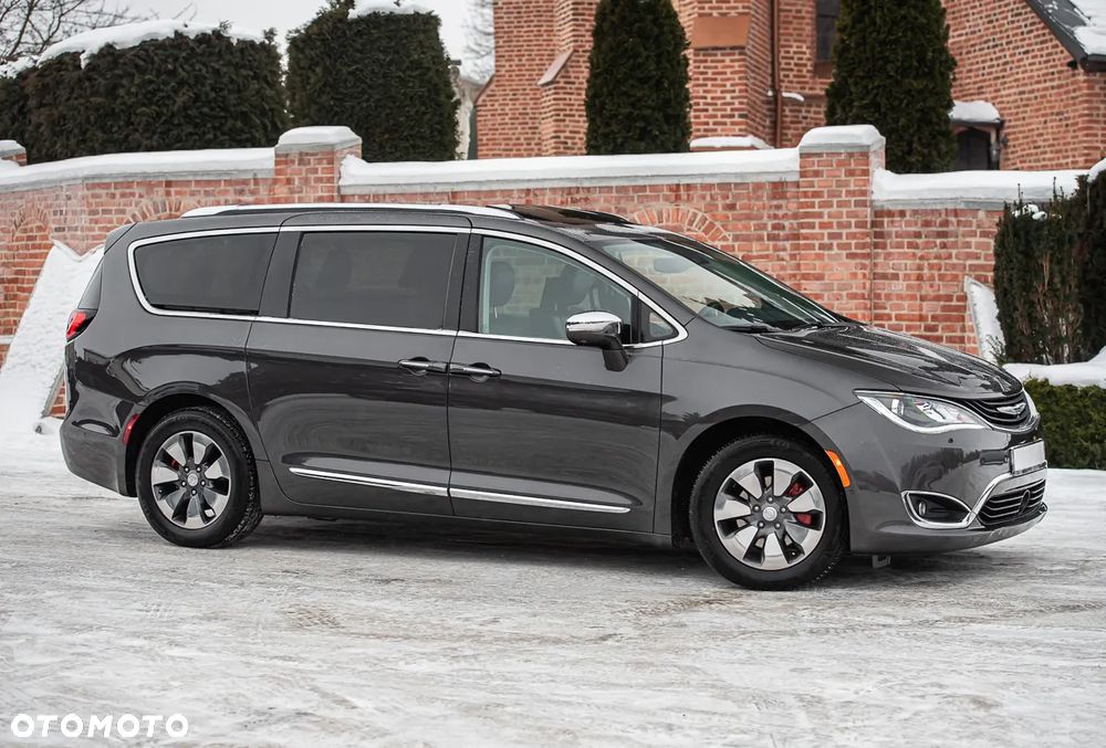 Chrysler Pacifica - 3