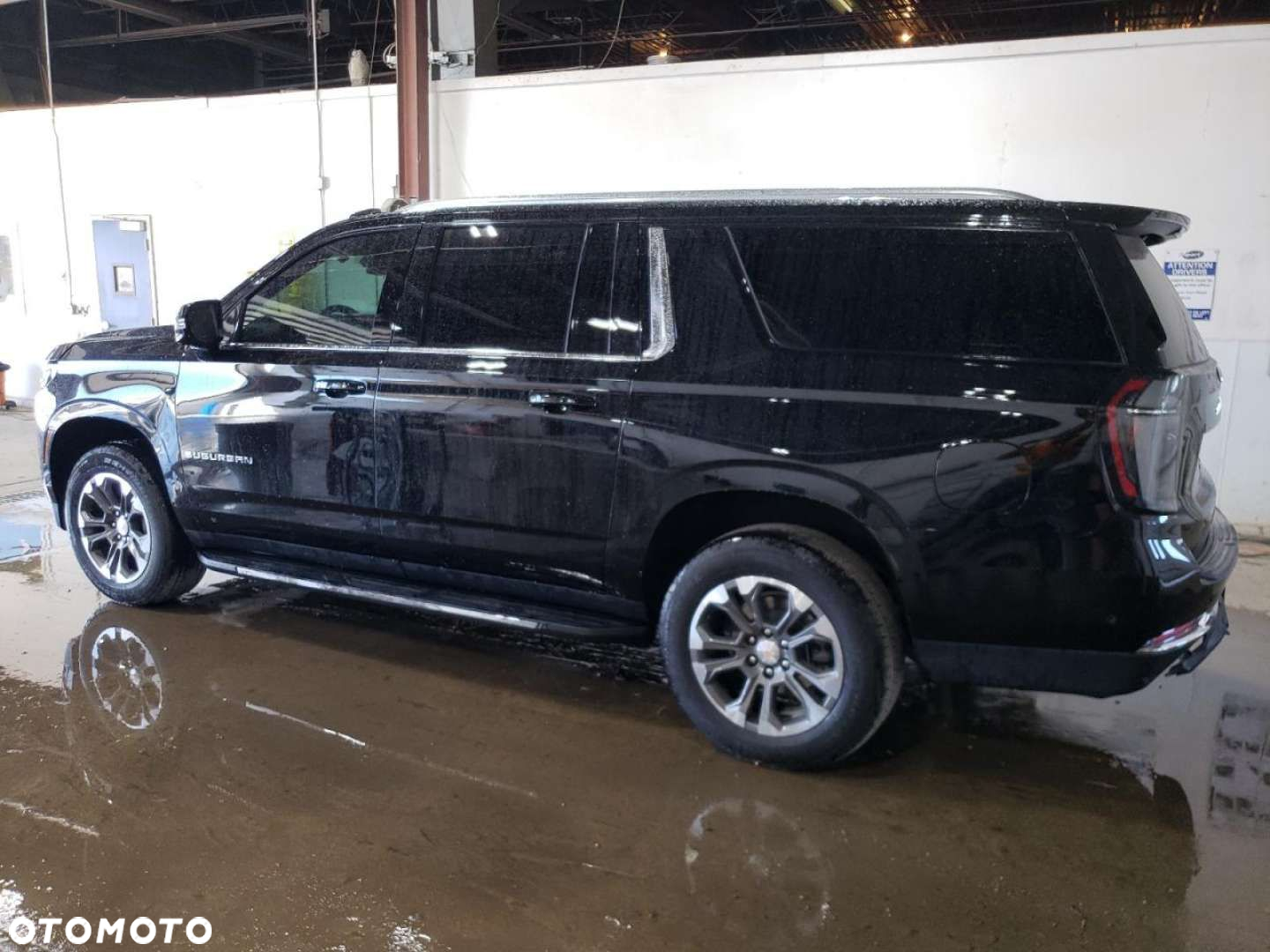 Chevrolet Suburban - 2
