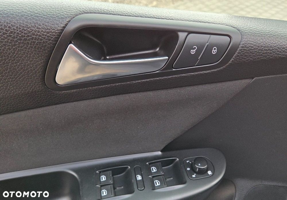 Volkswagen Passat - 11