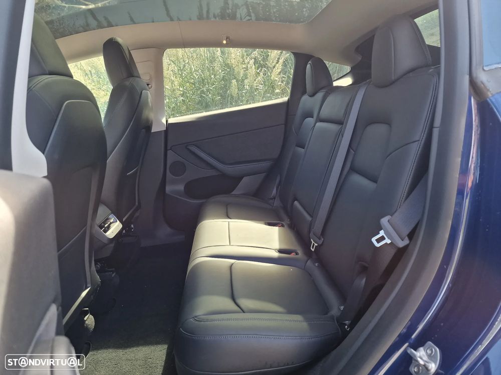 Tesla Model Y Long Range Dual Motor AWD - 11