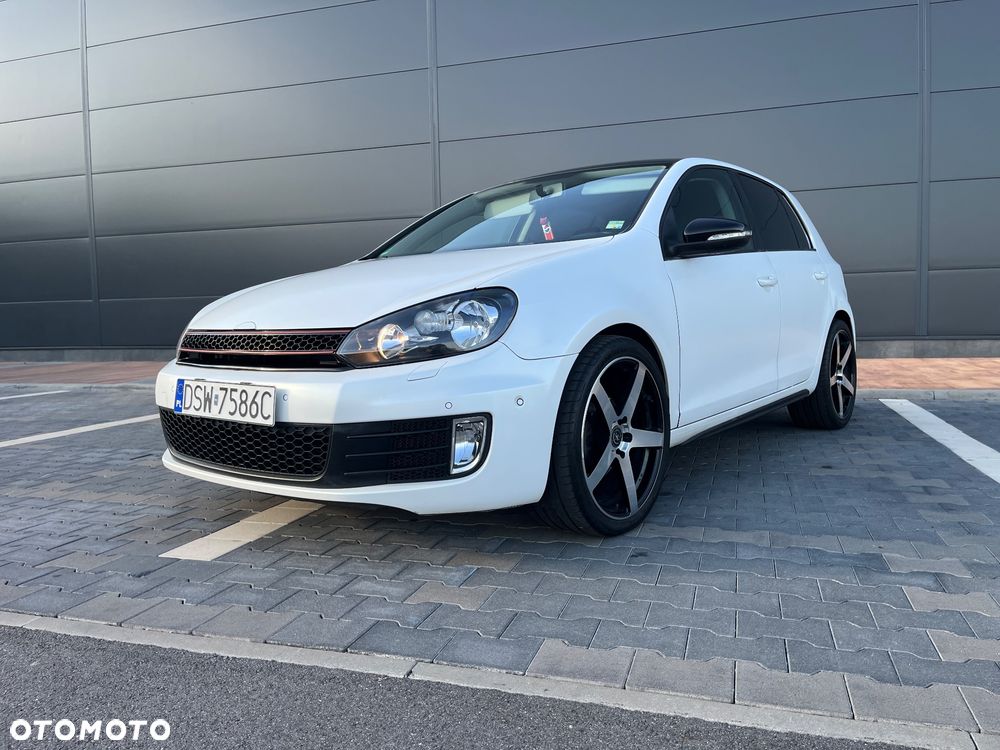 Volkswagen Golf - 8