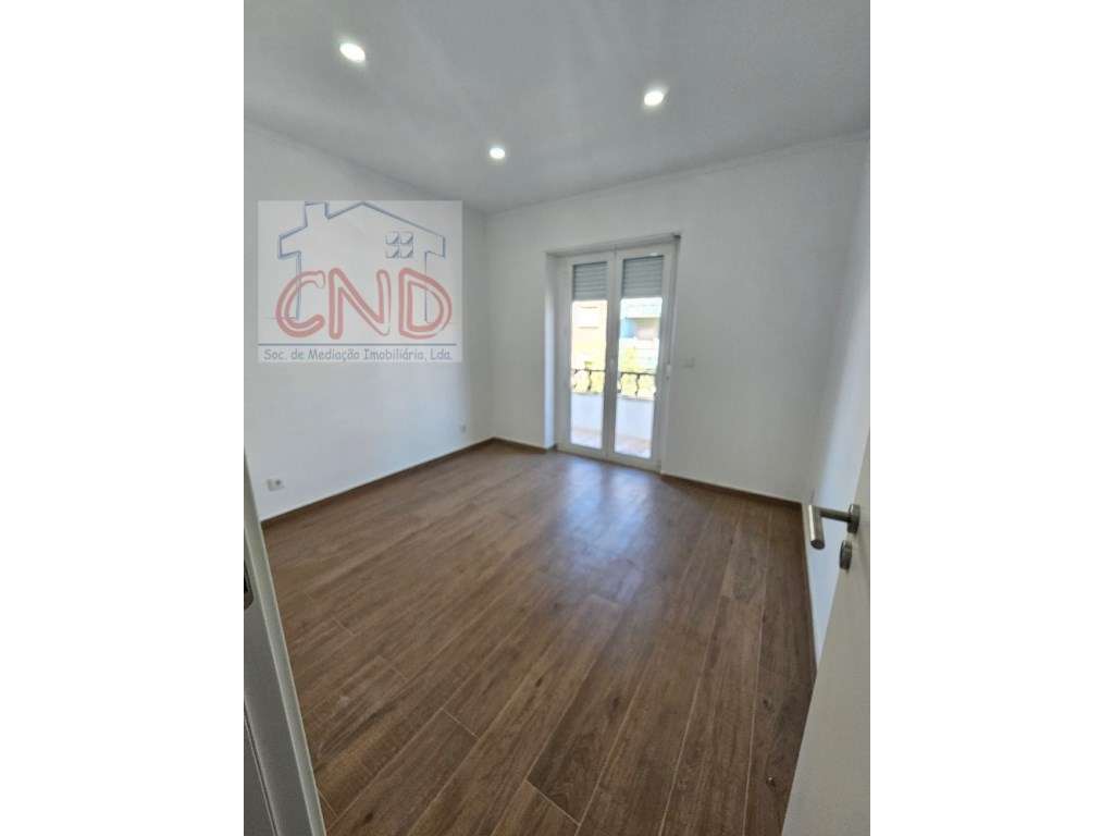 Amadora- Venteira T2 para arrendar 1.100 Euros Mês - Grande imagem: 4/20