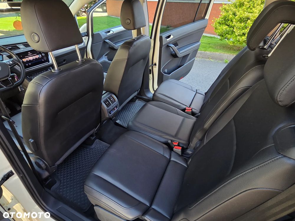 Volkswagen Touran 2.0 TDI SCR DSG Trendline - 25