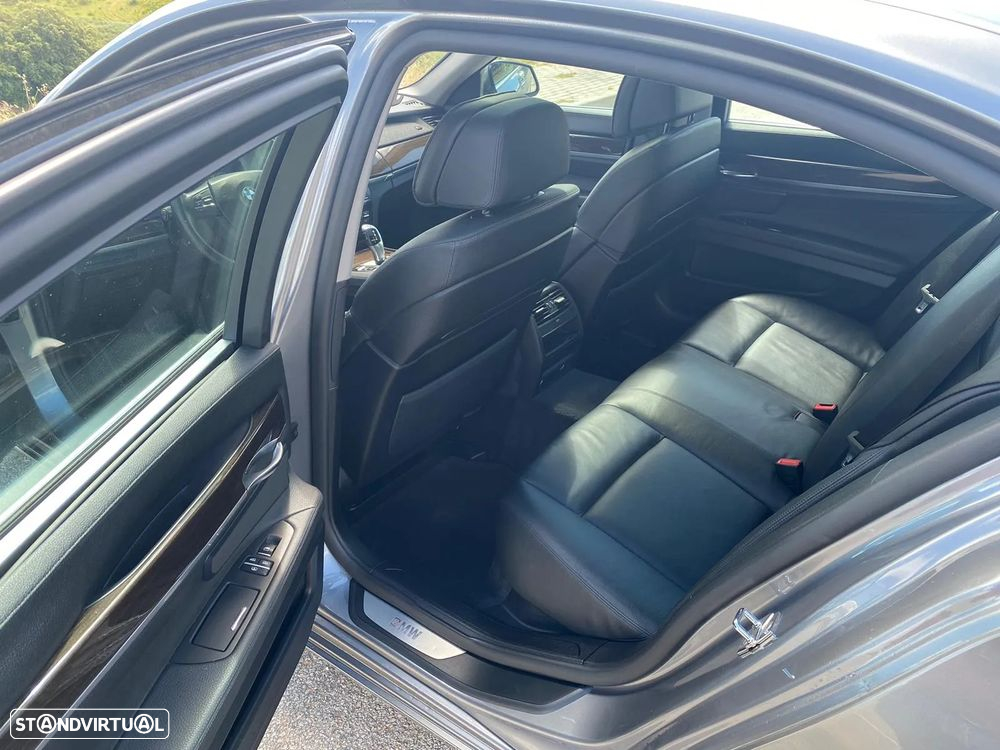BMW 730 d - 12