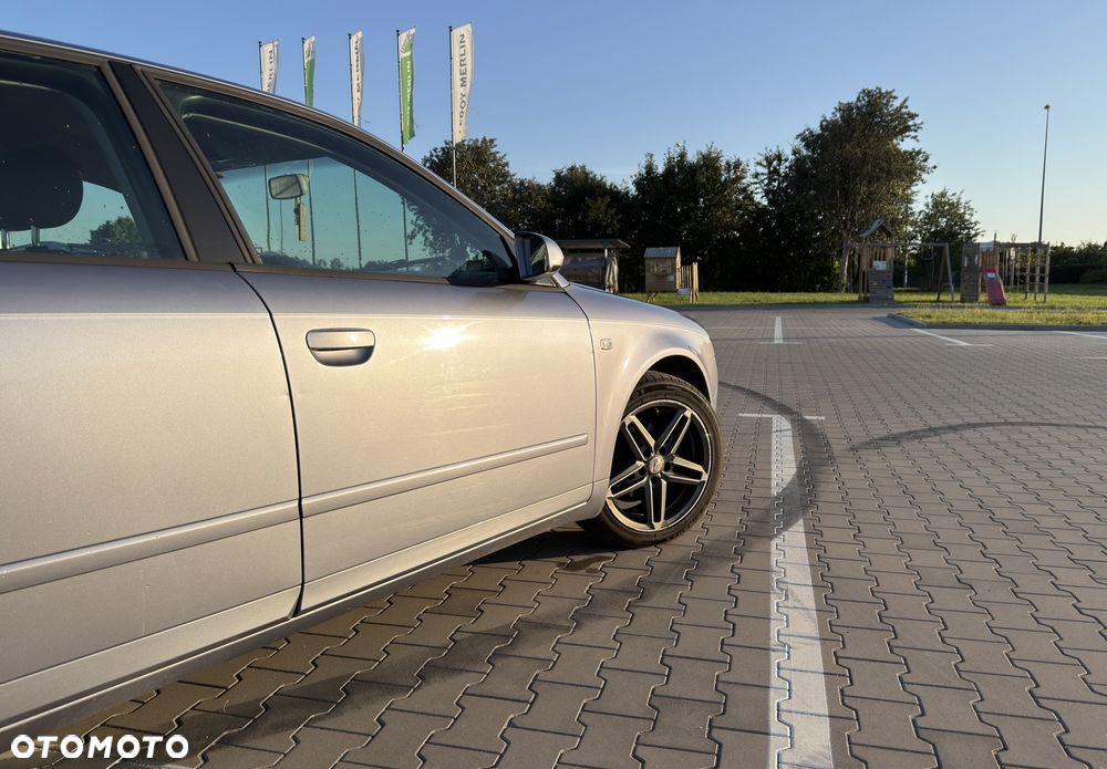 Audi A4 Limousine - 7