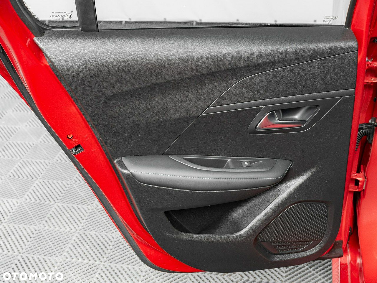 Peugeot 208 1.2 PureTech Allure S&S EAT8 - 24