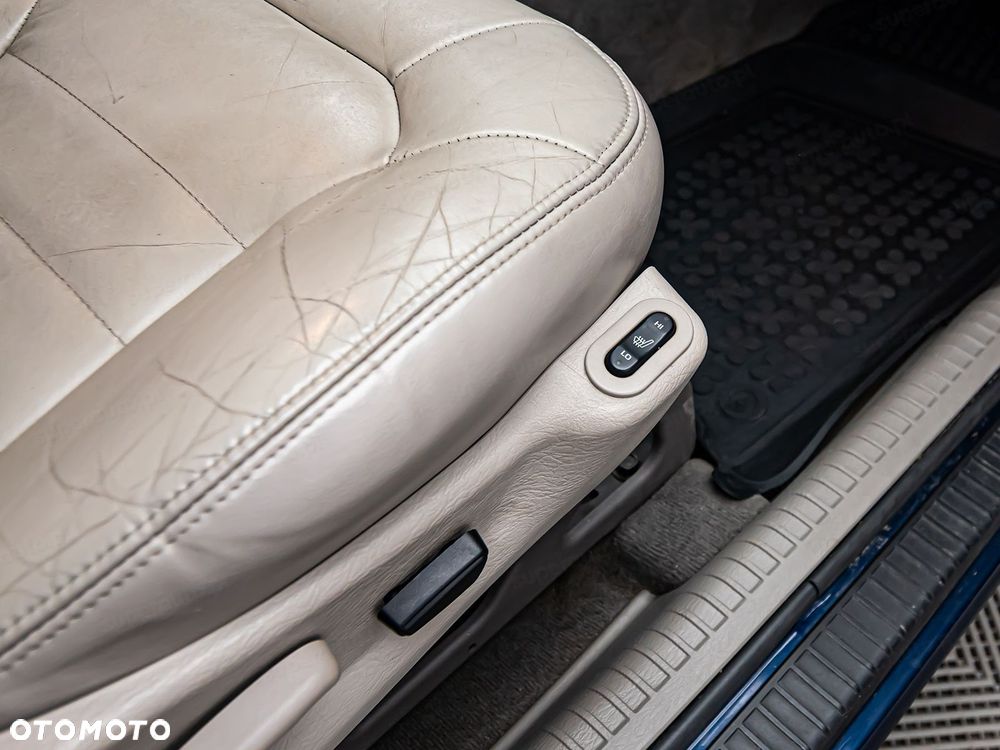 Jeep Cherokee - 10
