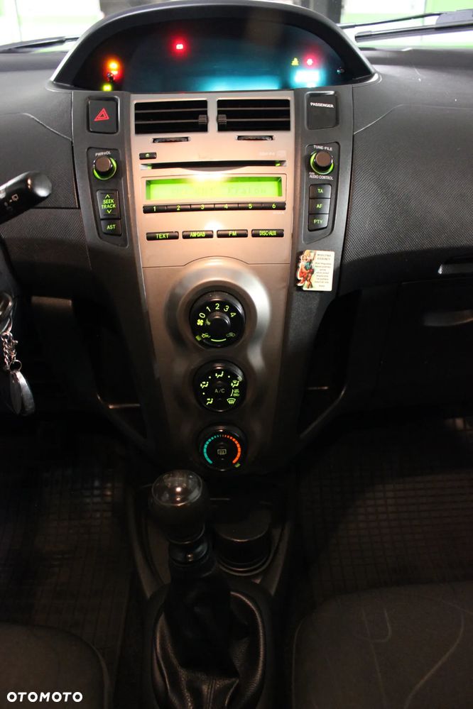 Toyota Yaris - 7