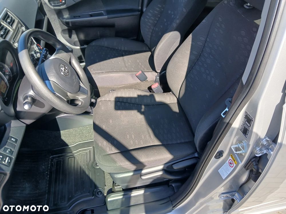 Toyota Verso S 1.33 VVT-i - 12