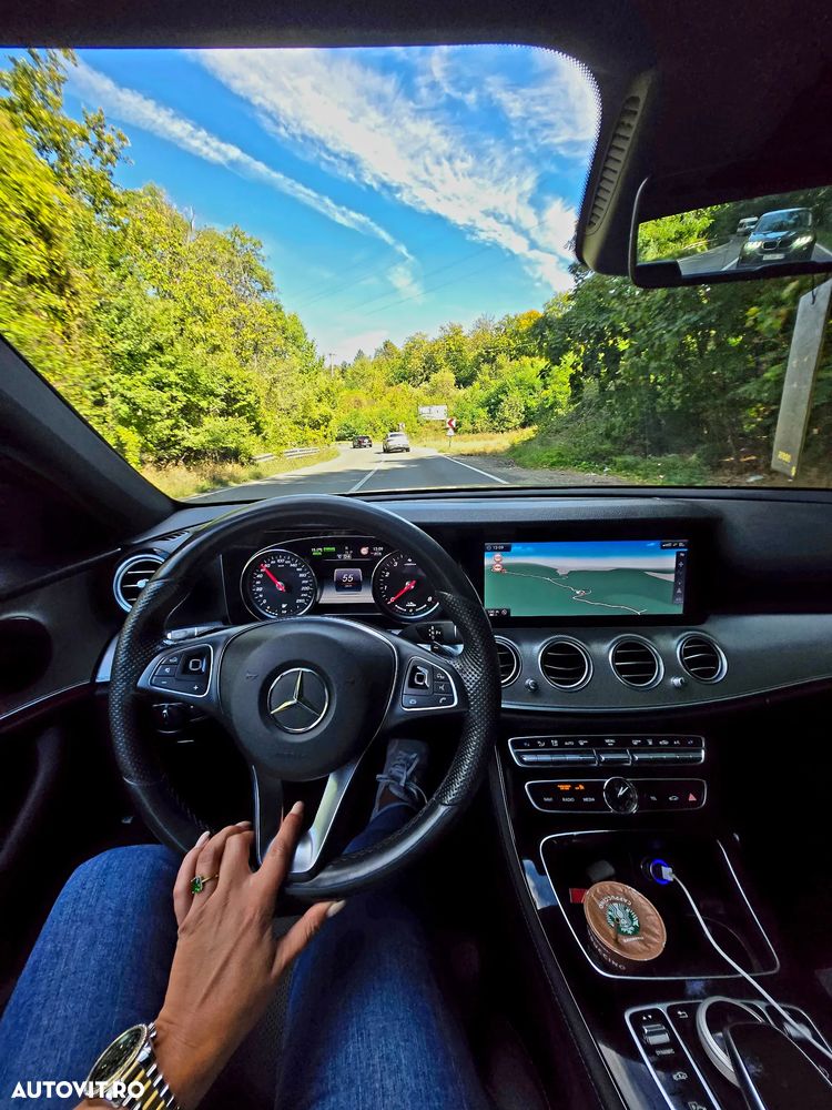 Mercedes-Benz E - 12