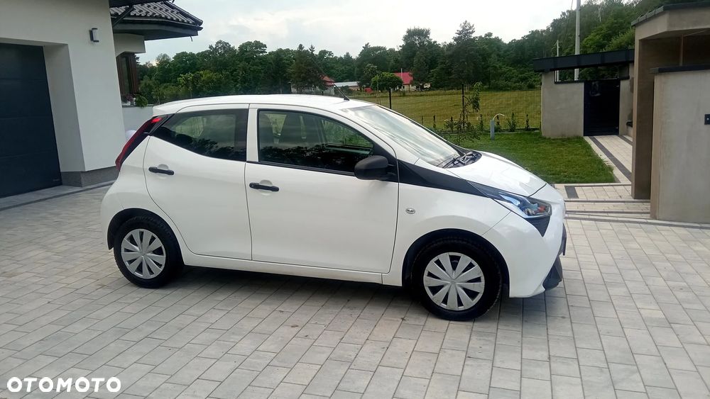 Toyota Aygo x - 10