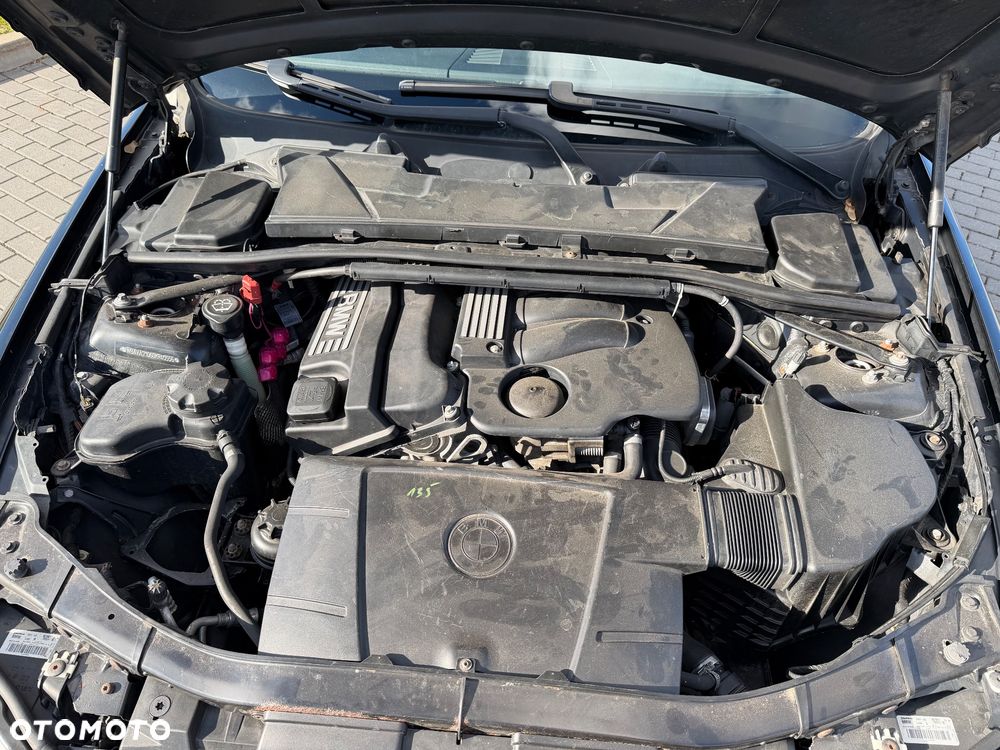 BMW Seria 3 320i - 25