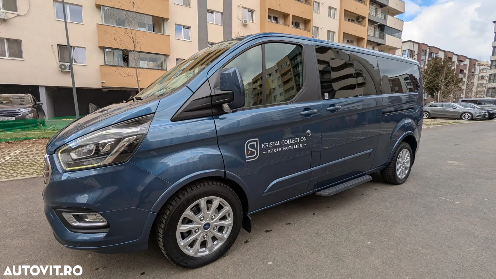 Ford Tourneo Custom Bus 320 2.0 EcoBlue 185 CP L2H1 Titanium X Aut. - 4