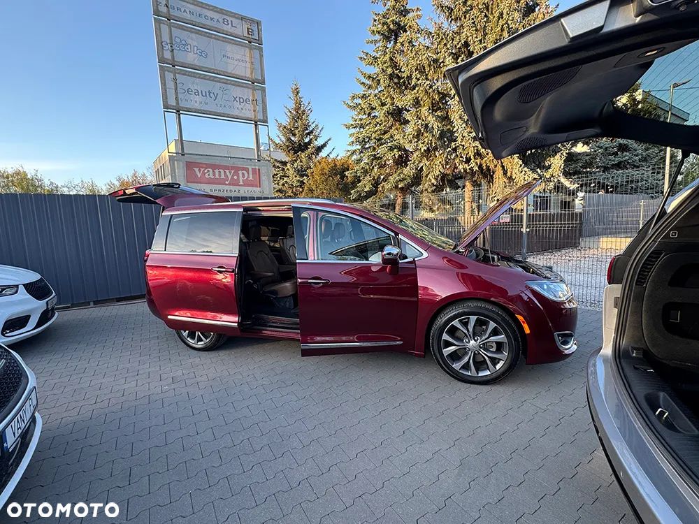 Chrysler Pacifica - 12