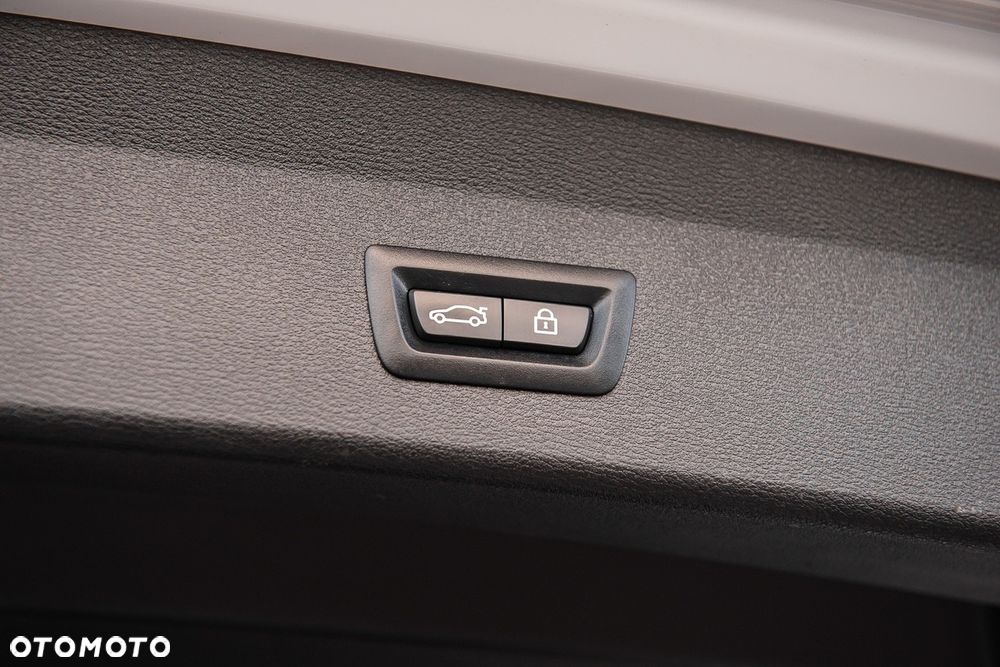 BMW X1 xDrive18d Business Edition sport - 34