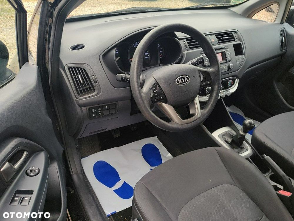 Kia Rio - 12