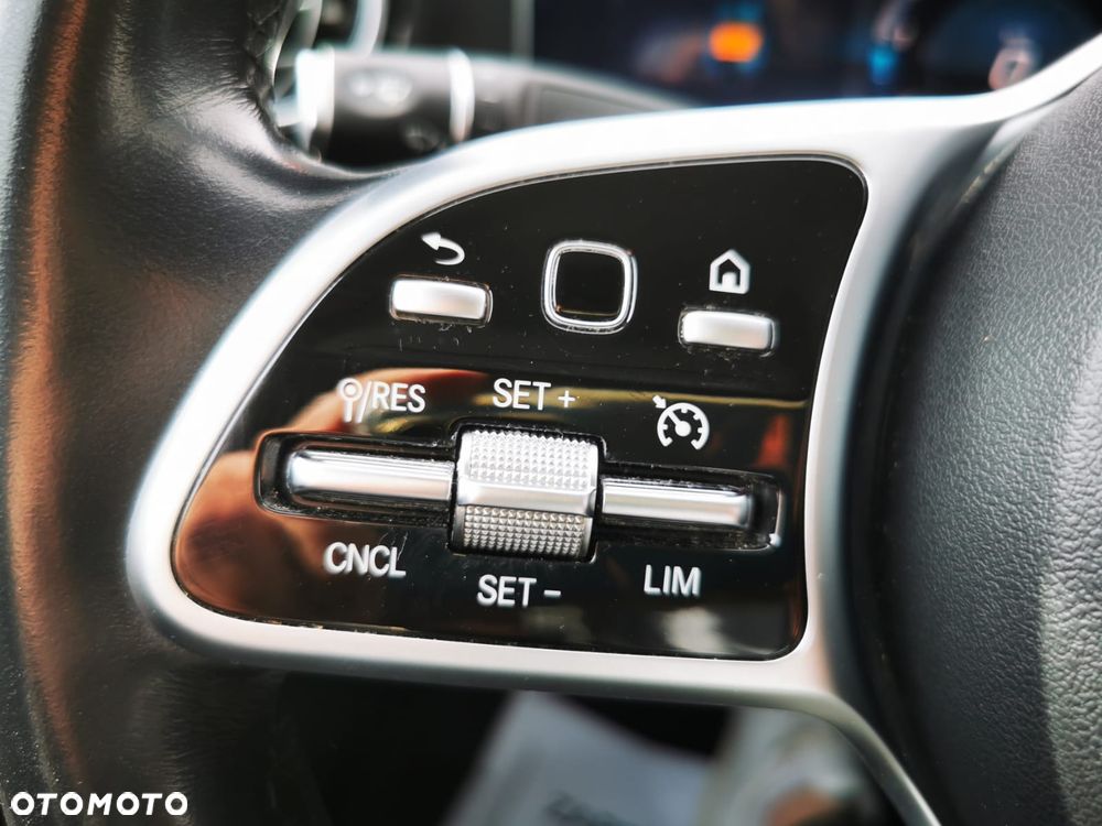 Mercedes-Benz Klasa E 200 d 9G-TRONIC - 28