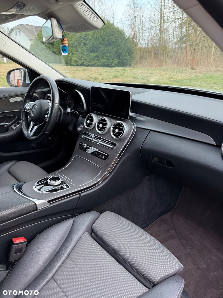 Mercedes-Benz Klasa C 300 d 9G-TRONIC Avantgarde - 27